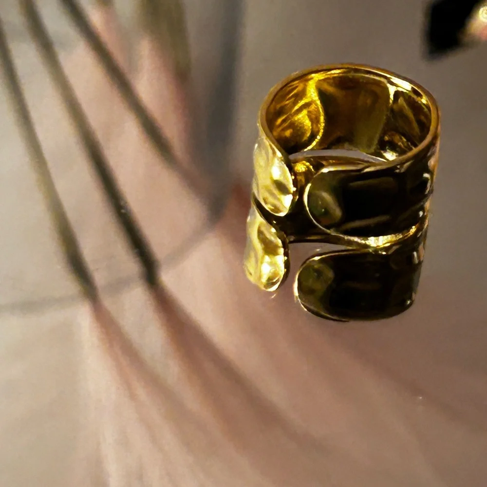 Ring - Picture 4 of 9
